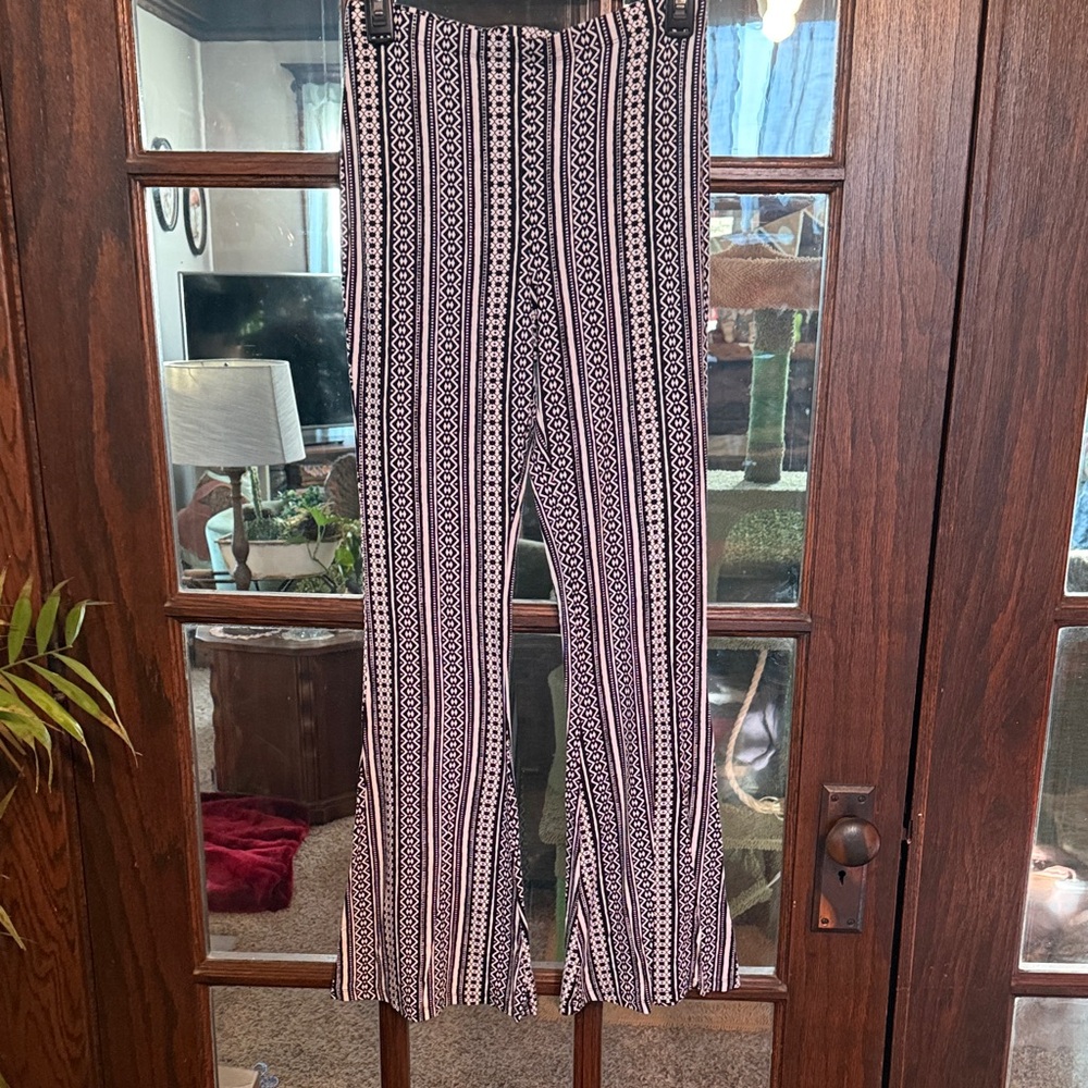 Express Women Black White Geometric Tribal Print Flare Leg Pants Small High Rise